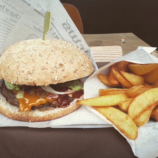 Foto tirada no(a) Jack Premium Burgers por Clio em 5/8/2015