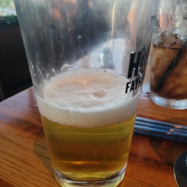 Photo taken at BJ&#39;s Restaurant &amp; Brewhouse by B.J. L. on 7/12/2022