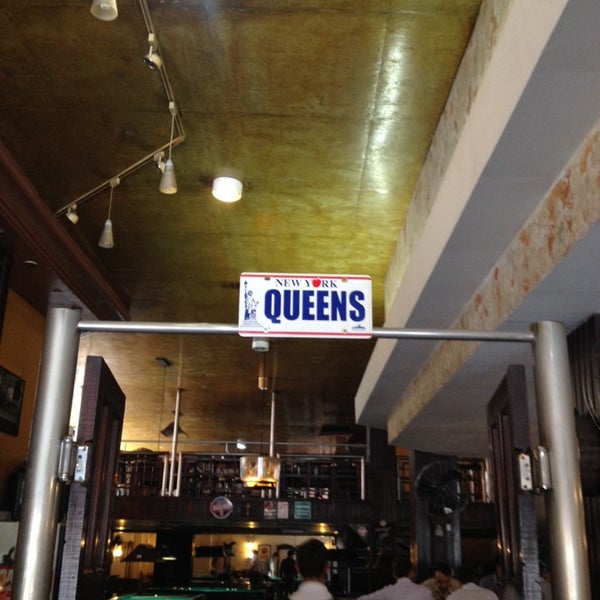 Photo taken at Queen&#39;s Snooker Burger Bar by Fabio K. on 12/4/2013