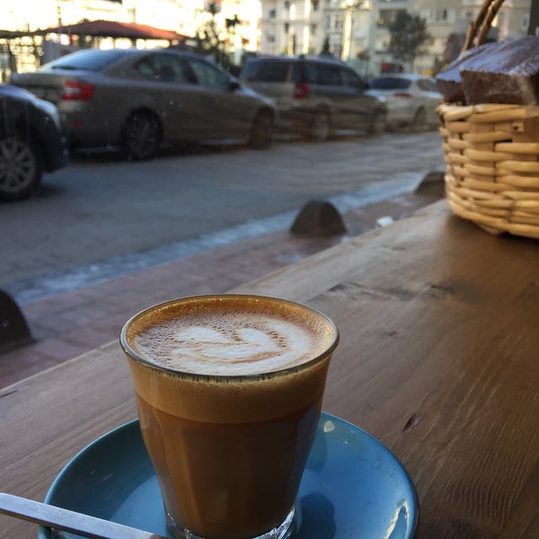 3/9/2018 tarihinde Zeynep A.ziyaretçi tarafından Norm Coffee'de çekilen fotoğraf