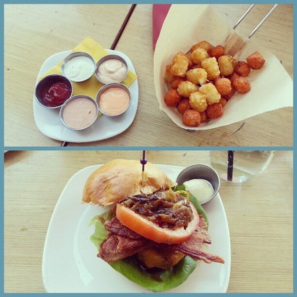 11/2/2012에 Cristopher님이 Stax Burger Bistro에서 찍은 사진