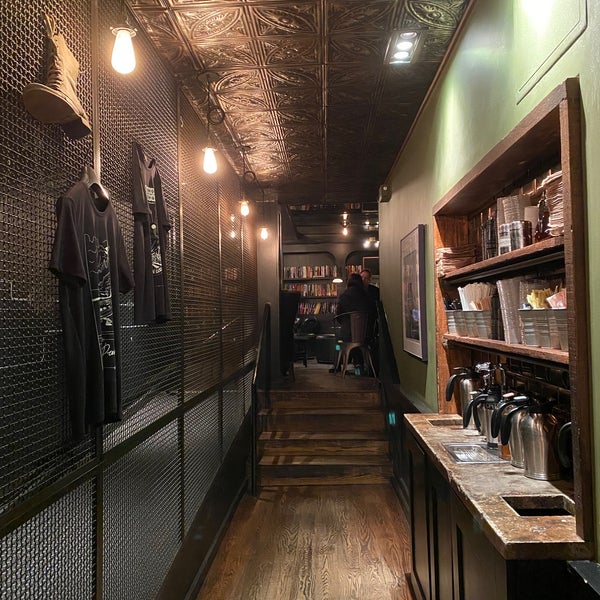 11/25/2019 tarihinde Greg B.ziyaretçi tarafından Ground Central Coffee Company'de çekilen fotoğraf