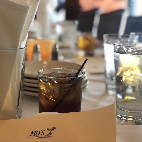 รูปภาพถ่ายที่ Mo&#39;s Steakhouse โดย Joshua O. เมื่อ 6/13/2018
