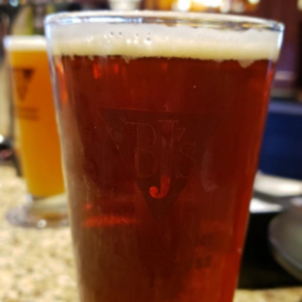 Photo taken at BJ&#39;s Restaurant &amp; Brewhouse by Raymond H. on 4/14/2019
