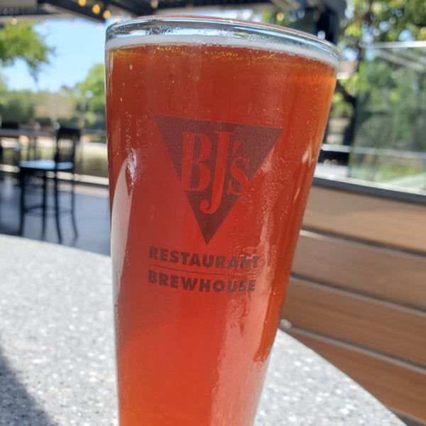 Photo taken at BJ&#39;s Restaurant &amp; Brewhouse by Raymond H. on 7/13/2020