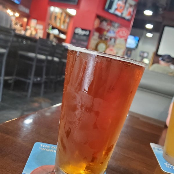 Photo taken at Oggi’s Pizza &amp; Brewhouse Point Loma by Raymond H. on 6/29/2020