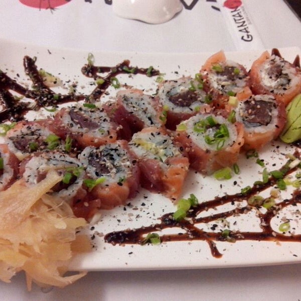 Снимок сделан в Gantan Sushi Lounge пользователем Luiz Augusto B. 2/25/2014