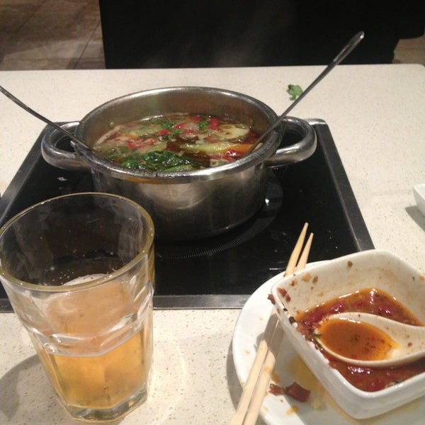 Photo taken at Happy Lamb Hot Pot, Houston Bellaire 快乐小羊 by Raymond on 4/6/2013