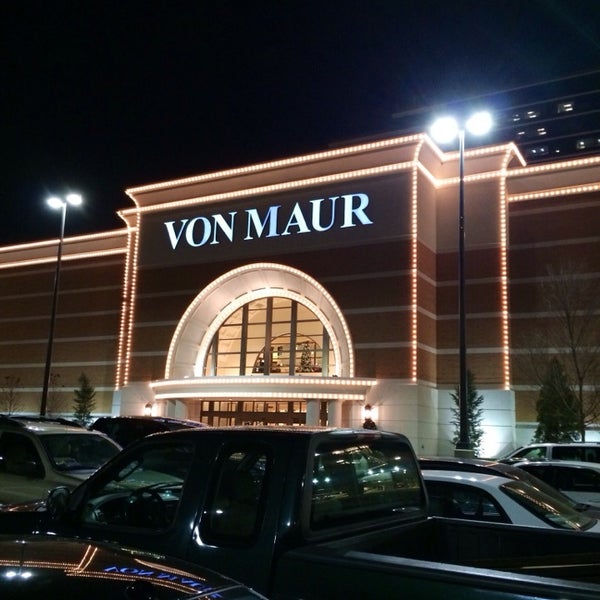 Von maur hi-res stock photography and images - Alamy