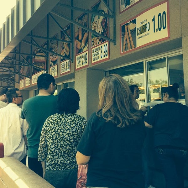 Costco Food Court Patio de comidas en Signal Hill