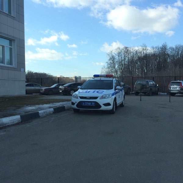 Гибдд ленинского района лазарев. Ленинский дпс. Ленинский дпс. Фото гибдд видное ленинского района. Гаишник с бинаром.