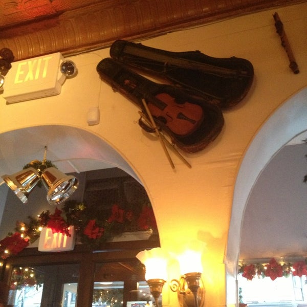 Photo taken at Il Violino Restaurant by Eugene on 12/30/2012