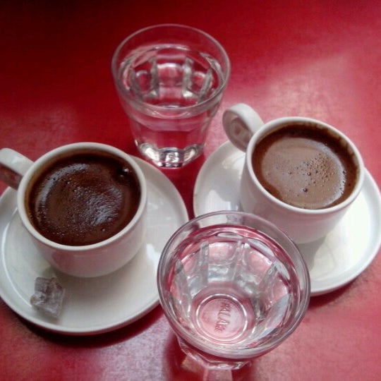 Foto diambil di Rana Cafe-Bistro oleh ömrüm ü. pada 4/19/2013