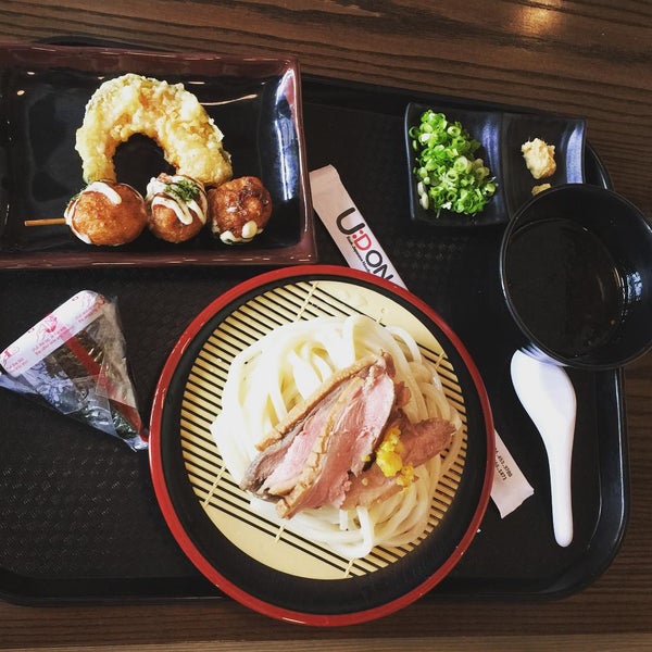 Foto tirada no(a) U:Don Fresh Japanese Noodle Station por LanChi N. em 7/22/2015