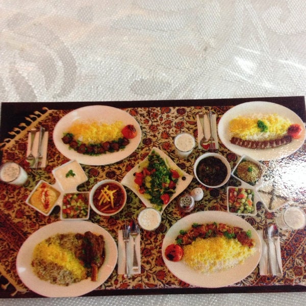 Снимок сделан в Shiraz Persian Restaurant + Bar رستوران ایرانی شیراز пользователем ⓙⓤⓛⓘⓔ . 3/7/2014