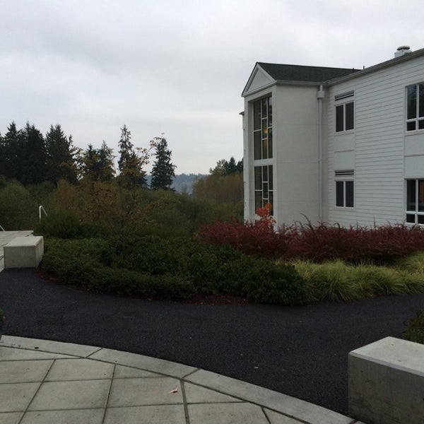 Overlake School High School