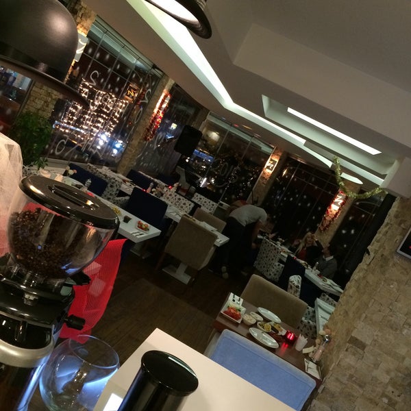 Foto tirada no(a) Patroon Cafe &amp; Restaurant por Evcim em 1/1/2015