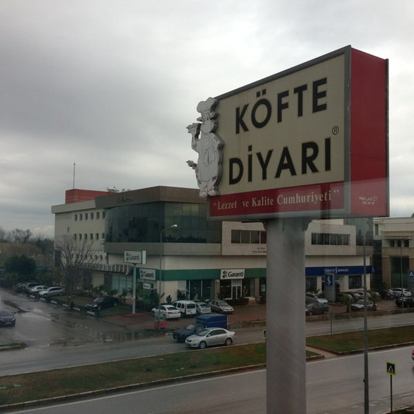 Foto tomada en Köfte Diyarı  por Dildar O. el 1/14/2013