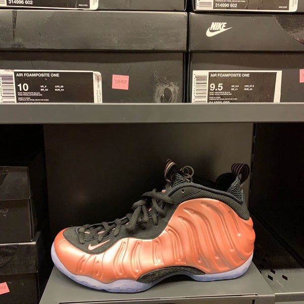 nike outlet trafalgar