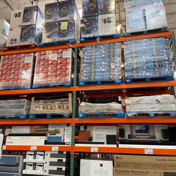 Costco Wholesale Warehouse or Wholesale Store in Calgary