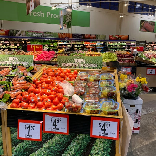 Photo taken at Walmart Supercentre by Rodrigo P. on 11/3/2019