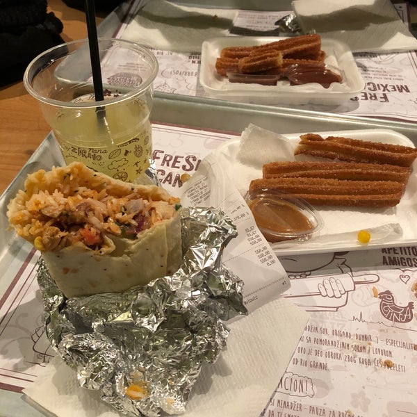 Foto tirada no(a) Burrito Madre por Stauros em 1/28/2018