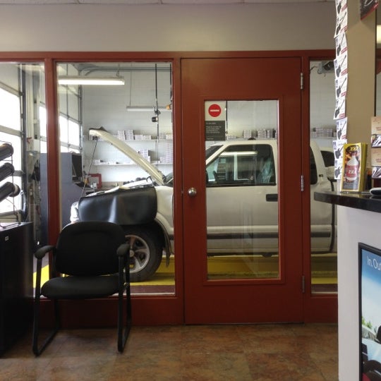 Jiffy Lube Automotive Repair Shop in Clive