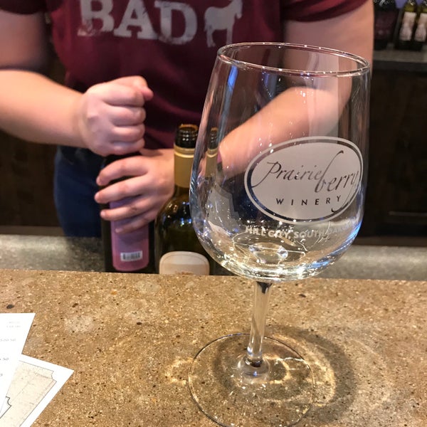 Das Foto wurde bei Prairie Berry Winery von NICK M. am 7/4/2018 aufgenommen