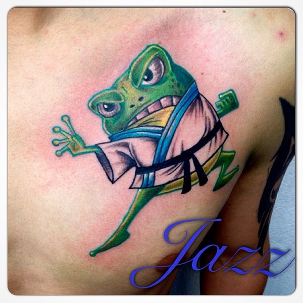 Photo taken at Divino Dolor Tattoo &amp; Piercing by Jazz on 6/16/2014