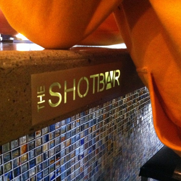 Foto tirada no(a) The Shot Bar por Ross P. em 1/26/2013