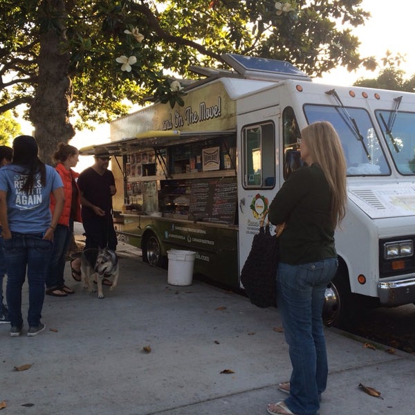 Foto tirada no(a) Canvas Food Truck por Ruth N. em 6/19/2014
