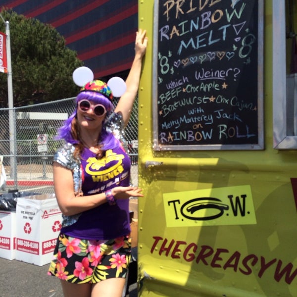 6/9/2014 tarihinde Ruth N.ziyaretçi tarafından The Greasy Wiener Truck'de çekilen fotoğraf