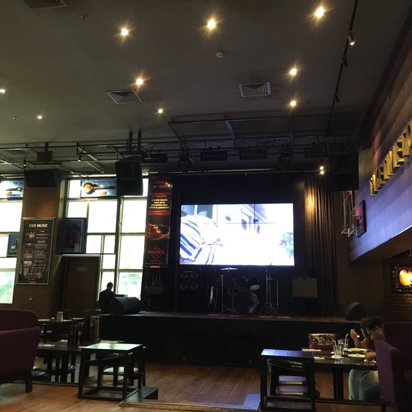 Foto scattata a Hard Rock Cafe Andheri da Danny il 10/4/2015