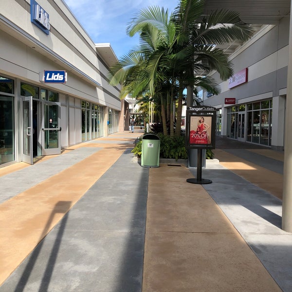 Tanger Outlet Daytona 1100 Cornerstone Blvd
