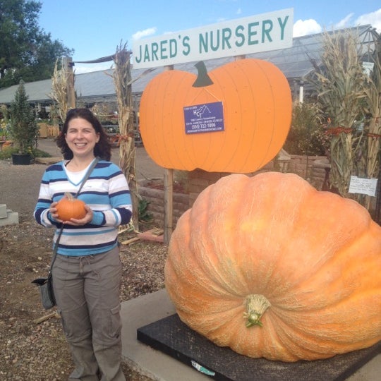 Foto tomada en Jared&#39;s Nursery Gift &amp; Garden  por John el 9/30/2012