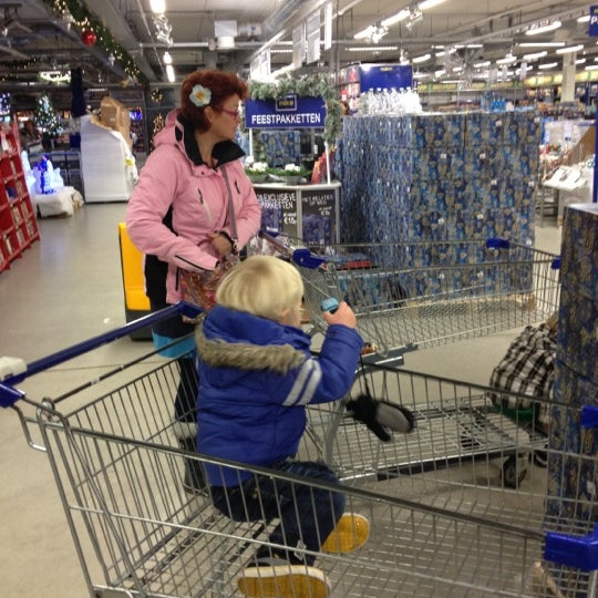 Photo taken at Makro by Colette on 12/17/2012