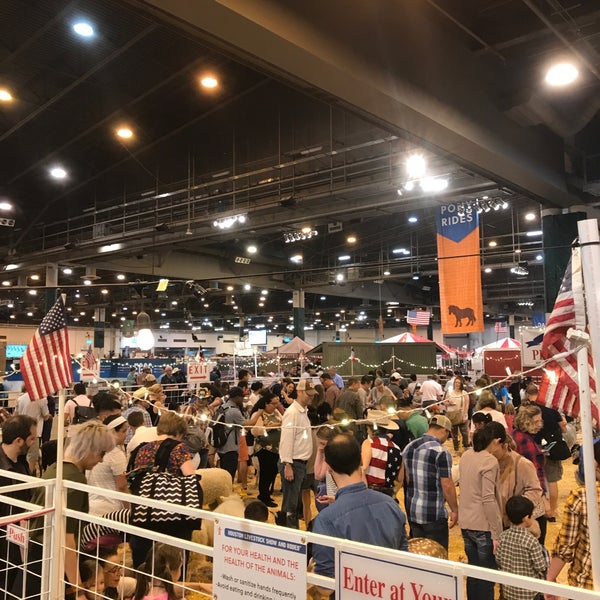 Foto scattata a Houston Livestock Show and Rodeo da Jonathan S. il 3/10/2019