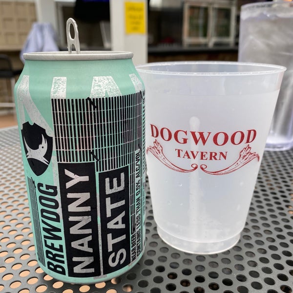 Photo prise au Dogwood Tavern par Maggie C. le7/30/2020