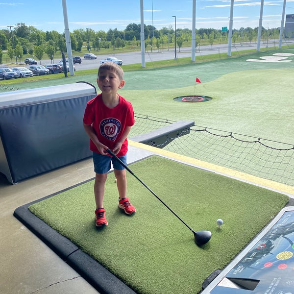 6/20/2022 tarihinde Maggie C.ziyaretçi tarafından Topgolf'de çekilen fotoğraf