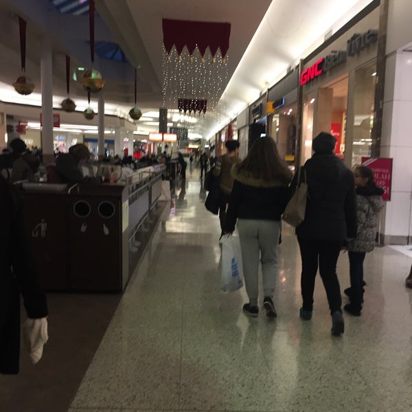 Photos at Place Vertu SaintLaurent 3131 boul. de la CôteVertu