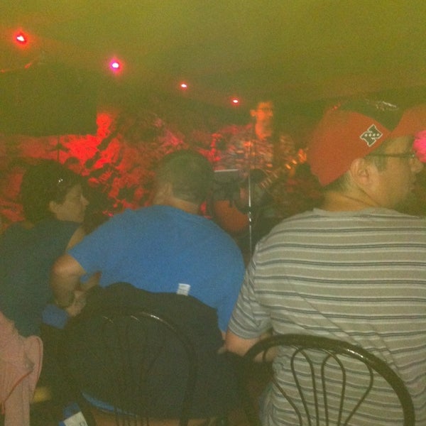 Bar Les Yeux Bleus (Now Closed) VieuxQuébec 4 tips