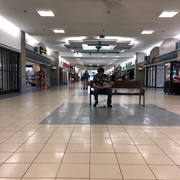 Les Galeries Lachine Centre commercial à Lachine