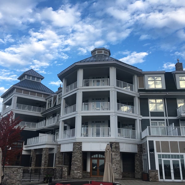 Foto tirada no(a) JW Marriott The Rosseau Muskoka Resort &amp; Spa por Renz N. em 10/9/2017