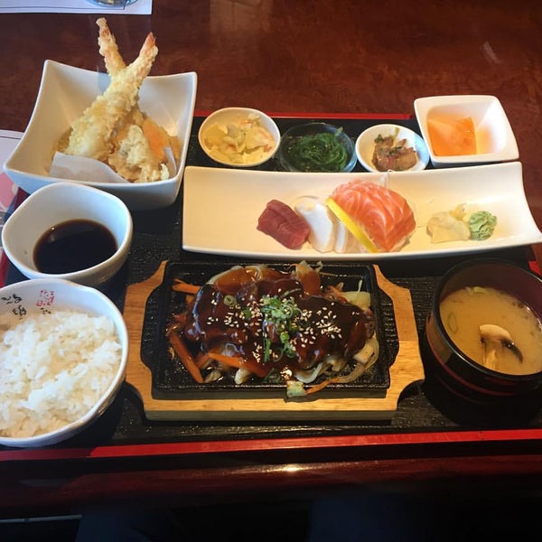 Foto tirada no(a) Kintako Japanese Restaurant por Ken P. em 9/26/2015