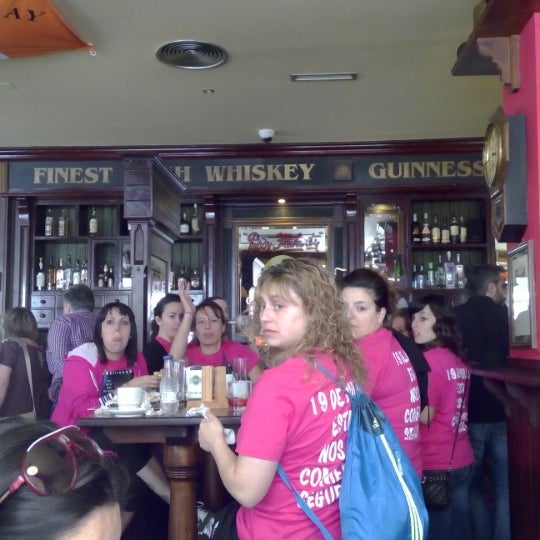 Photo taken at Flaherty&#39;s Irish Bar by Vero T. on 5/11/2014