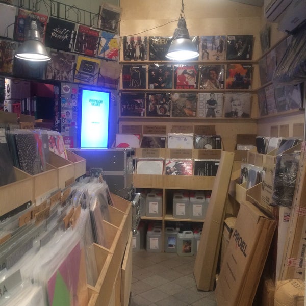 9/27/2016にСергей П.がBaza Record Shopで撮った写真