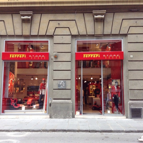 Loja Da Ferrari Em Floren a Zepada