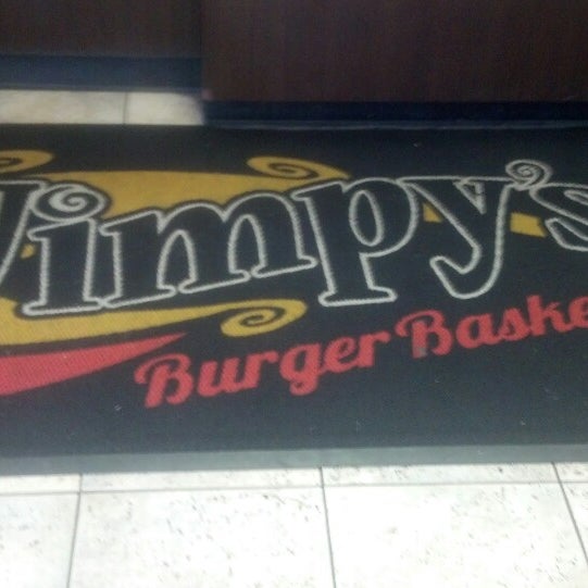 Foto tomada en Wimpy&#39;s Burger Basket  por Don K. el 7/1/2013