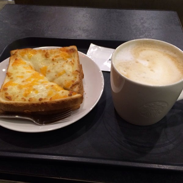 1/17/2014 tarihinde Linus L.ziyaretçi tarafından Starbucks'de çekilen fotoğraf