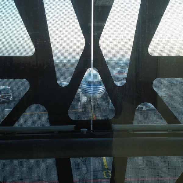 Foto tirada no(a) Heydar Aliyev International Airport (GYD) por Hakan em 5/2/2013